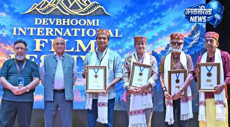 पर्यटन को पंख लगाने की तैयारी: ‘चलो हिमाचल’ अभियान का पोस्टर जारी, एडवेंचर स्पोर्ट्स पर रहेगा ज़ोर