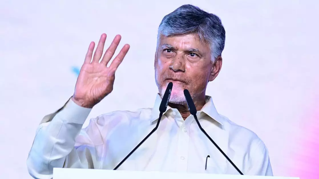 Andhra Pradesh: राजधानी विवाद पर नायडू का जगन रेड्डी पर तीखा हमला Andhra Pradesh: राजधानी विवाद पर नायडू का जगन रेड्डी पर तीखा हमला