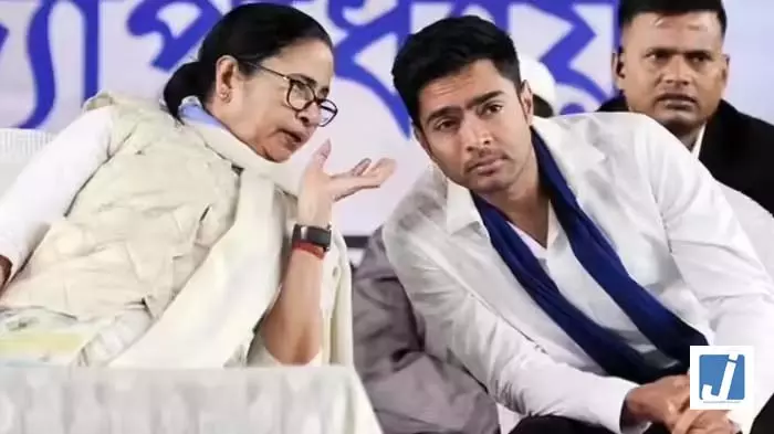 ममता बनर्जी को एक और तगड़ा झटका लगा ममता बनर्जी को एक और तगड़ा झटका लगा
