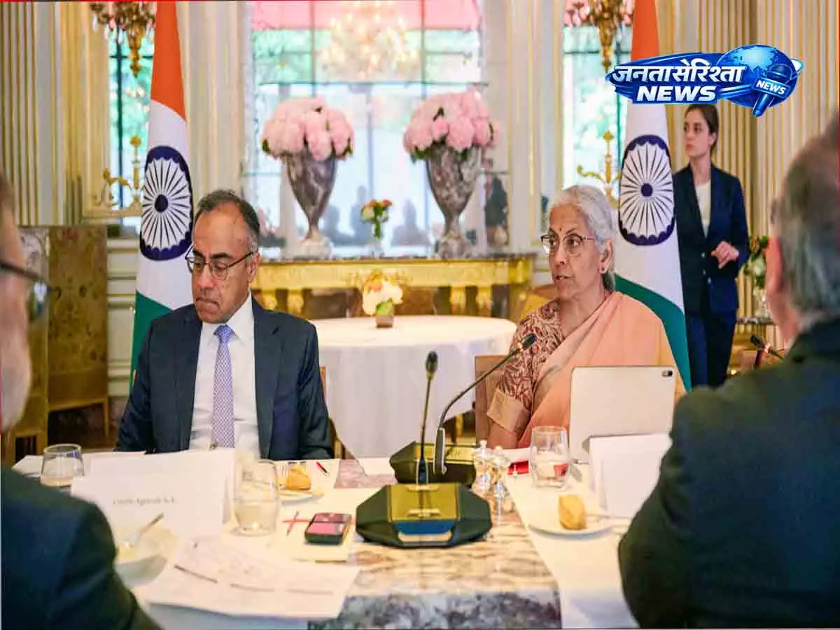 पश्चिम एशिया संकट: सीतारमण ने बताया भारत ने कैसे संभाला आर्थिक नुकसान पश्चिम एशिया संकट: सीतारमण ने बताया भारत ने कैसे संभाला आर्थिक नुकसान