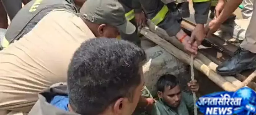 Auraiya में फायरमैन की सूझबूझ से टली बड़ी अनहोनी Auraiya में फायरमैन की सूझबूझ से टली बड़ी अनहोनी