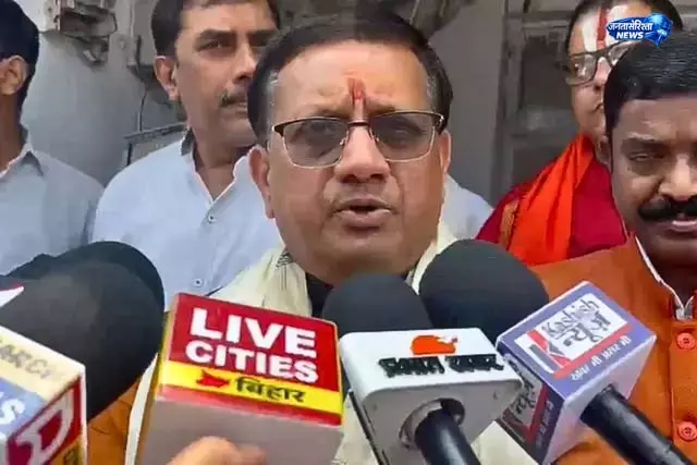 “फ्री की रेबड़ी कब तक?” मंत्री के बयान से सियासत गरम “फ्री की रेबड़ी कब तक?” मंत्री के बयान से सियासत गरम