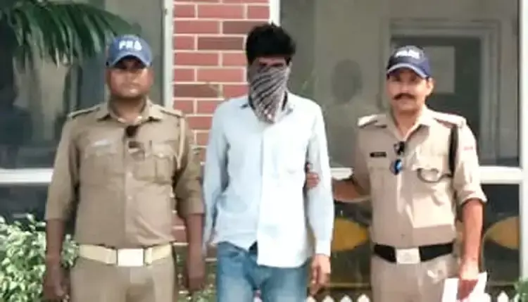 Haridwar: पुलिस की बड़ी कार्रवाई, नाबालिग से दुष्कर्म के प्रयास का आरोपित गिरफ्तार Haridwar: पुलिस की बड़ी कार्रवाई, नाबालिग से दुष्कर्म के प्रयास का आरोपित गिरफ्तार