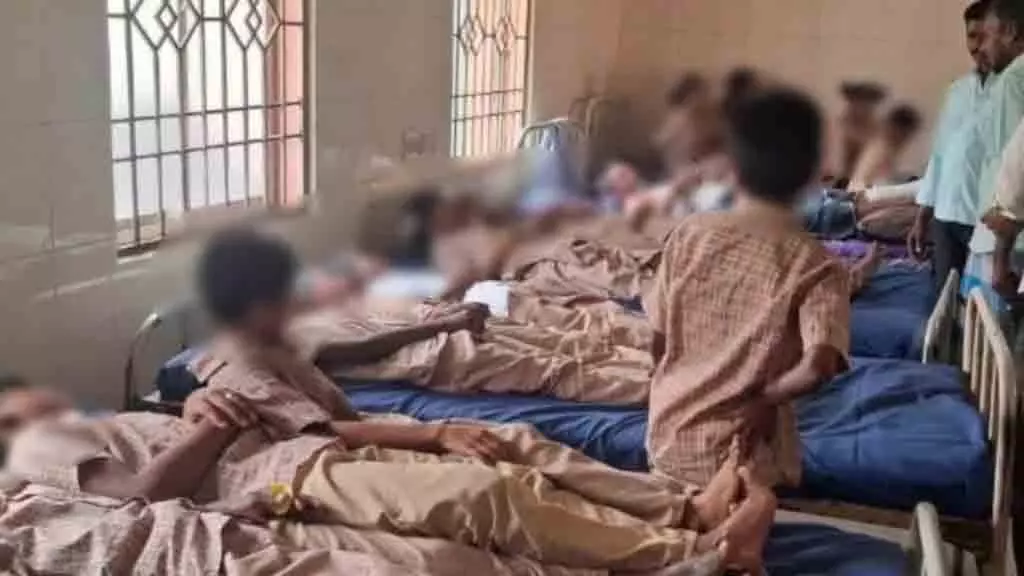 विल्लुपुरम स्कूल में चॉकलेट खाने से 21 छात्र बीमार पड़ गए विल्लुपुरम स्कूल में चॉकलेट खाने से 21 छात्र बीमार पड़ गए