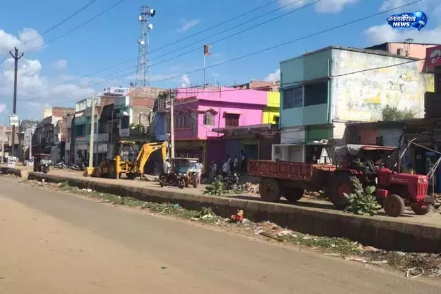 गोड्डा: बाजार में अतिक्रमण हटाओ अभियान तेज गोड्डा: बाजार में अतिक्रमण हटाओ अभियान तेज