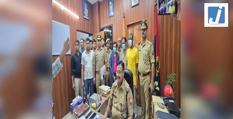 ड्रग्स तस्करी का बड़ा खुलासा, विदेशी मास्टरमाइंड समेत तीन गिरफ्तार ड्रग्स तस्करी का बड़ा खुलासा, विदेशी मास्टरमाइंड समेत तीन गिरफ्तार