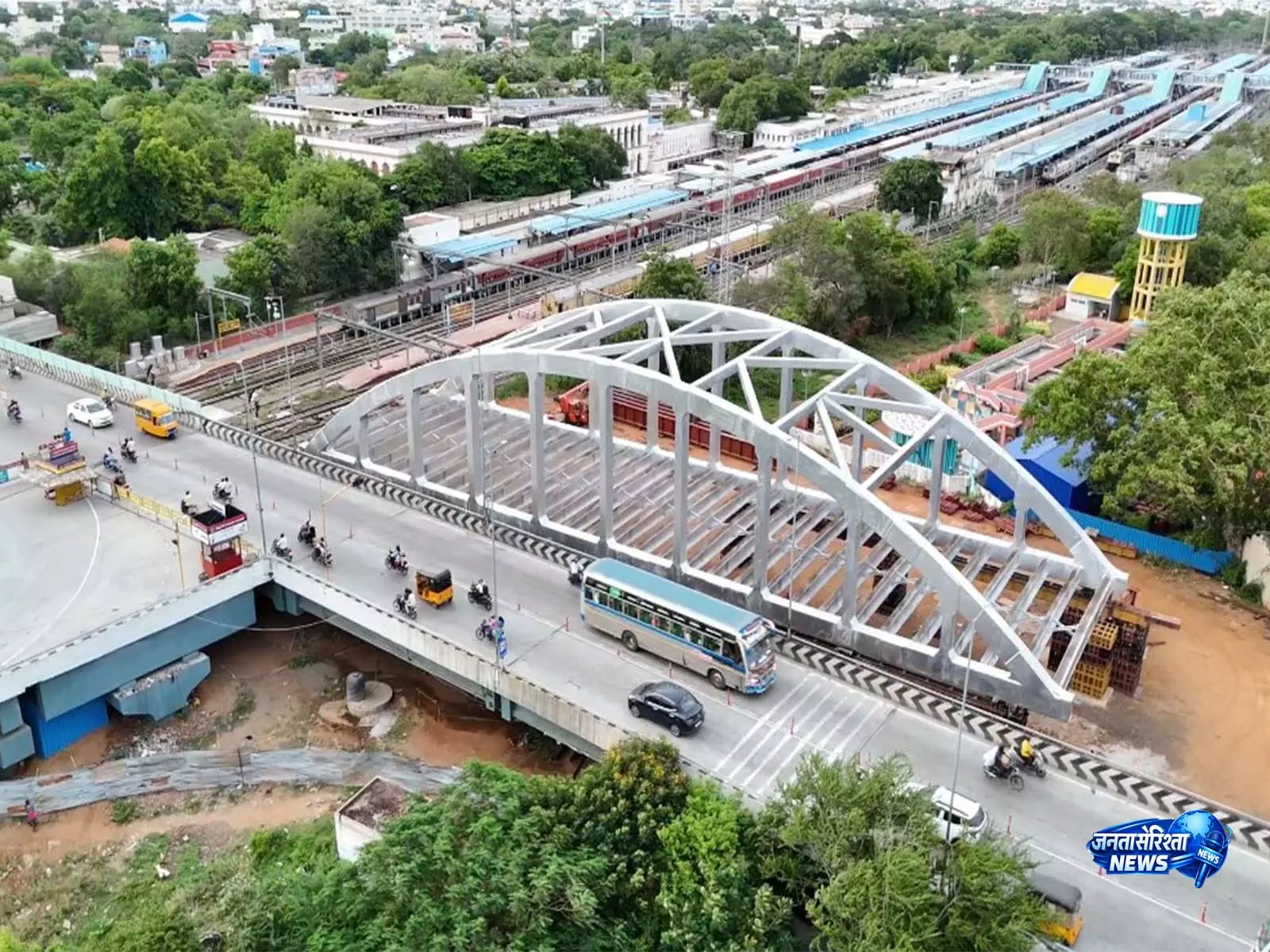 Trichy Junction पर बनेगा बड़ा स्टील रेलवे ओवरब्रिज, जुलाई अंत तक बाउस्ट्रिंग ब्रिज की स्थापना Trichy Junction पर बनेगा बड़ा स्टील रेलवे ओवरब्रिज, जुलाई अंत तक बाउस्ट्रिंग ब्रिज की स्थापना
