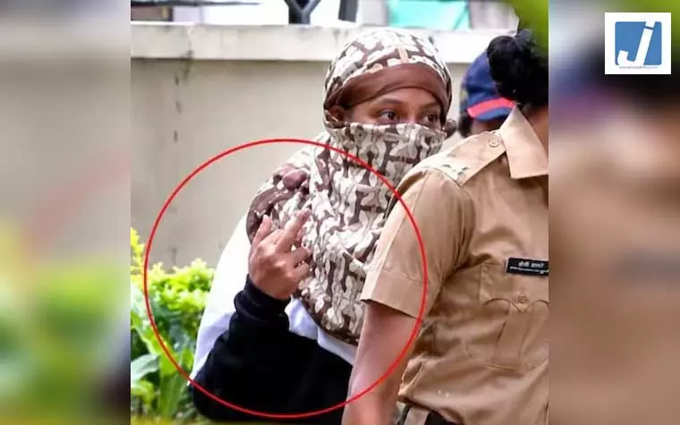 अपने मंगेतर केतन अग्रवाल के मर्डर केस में फंसी सिया गोयल ने मीडिया को दिखाई मिडल फिंगर? अब आरोपी के पिता ने बताया पूरा सच अपने मंगेतर केतन अग्रवाल के मर्डर केस में फंसी सिया गोयल ने मीडिया को दिखाई मिडल फिंगर? अब आरोपी के पिता ने बताया पूरा सच