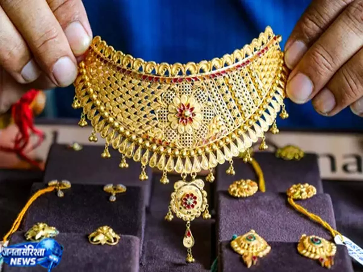 Gold and silver की कीमतों में भारी तेजी, निवेशकों में हलचल