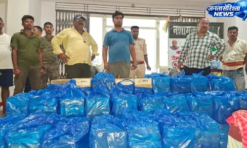 सब्जियों की आड़ में शराब तस्करी का भंडाफोड़, चेकपोस्ट पर 108 पेटी अंग्रेजी शराब बरामद सब्जियों की आड़ में शराब तस्करी का भंडाफोड़, चेकपोस्ट पर 108 पेटी अंग्रेजी शराब बरामद