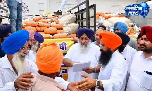 Ludhiana सुखबीर बादल ने भूमि पूलिंग योजना का विरोध किया Ludhiana सुखबीर बादल ने भूमि पूलिंग योजना का विरोध किया