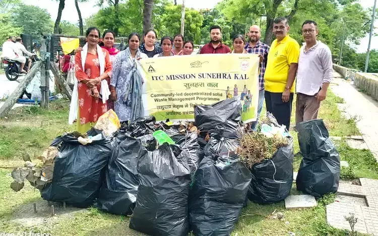 Haridwar: स्वच्छता अभियान के तहत कश्यप घाट से हटाया गया 38 कट्टे कचरा