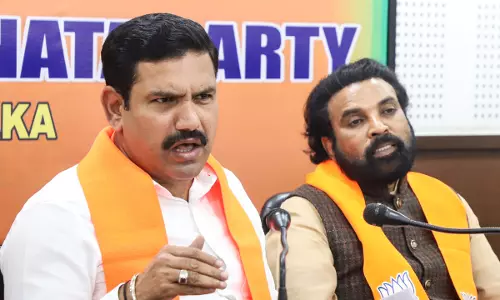BJP का आरोप: वोटर रोल रिवीजन प्रोसेस में खामियां, CEO से की शिकायत BJP का आरोप: वोटर रोल रिवीजन प्रोसेस में खामियां, CEO से की शिकायत