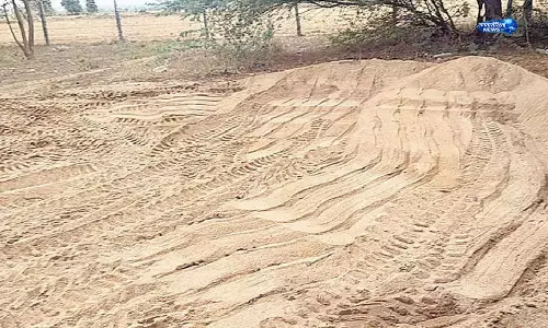 Rangapur : जब्त रेत रहस्यमय तरीके से गायब, प्रशासन पर सवाल, पुलिस जांच शुरू