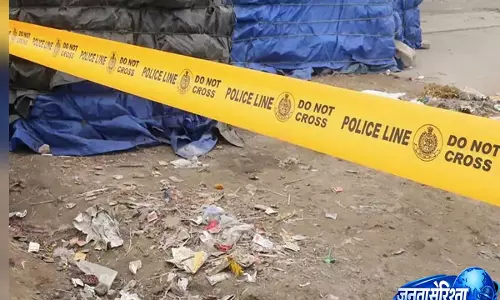 मुजफ्फरपुर सड़क हादसा: लग्जरी कार की टक्कर से दो महिलाओं की दर्दनाक मौत मुजफ्फरपुर सड़क हादसा: लग्जरी कार की टक्कर से दो महिलाओं की दर्दनाक मौत