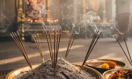 आषाढ़ गुप्त नवरात्रि 2026: कलश स्थापना का शुभ मुहूर्त और पूजा का धार्मिक महत्व आषाढ़ गुप्त नवरात्रि 2026: कलश स्थापना का शुभ मुहूर्त और पूजा का धार्मिक महत्व