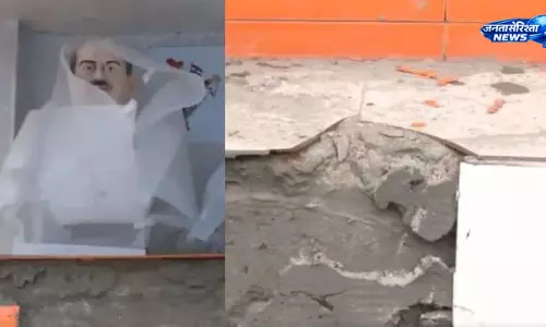 कोलकाता में श्यामा प्रसाद मुखर्जी की प्रतिमा की वेदी तोड़ी, उद्घाटन से पहले तनाव कोलकाता में श्यामा प्रसाद मुखर्जी की प्रतिमा की वेदी तोड़ी, उद्घाटन से पहले तनाव