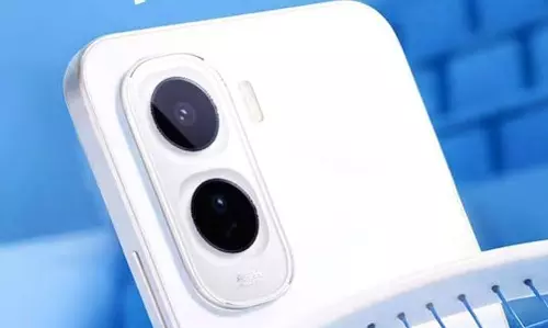 Vivo Y500 हुआ लॉन्च, 8100mAh बैटरी के साथ है 50MP डुअल कैमरा Vivo Y500 हुआ लॉन्च, 8100mAh बैटरी के साथ है 50MP डुअल कैमरा
