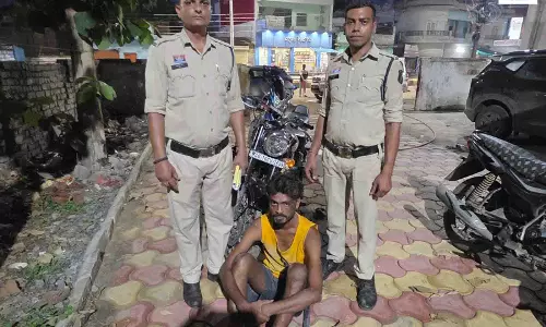 पत्नी की हत्या की कोशिश करने वाला आरोपी पति गिरफ्तार, बुलेट बाइक से कई बार कुचलने का आरोप पत्नी की हत्या की कोशिश करने वाला आरोपी पति गिरफ्तार, बुलेट बाइक से कई बार कुचलने का आरोप