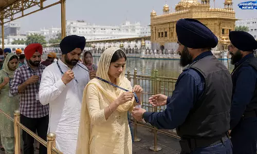 स्वर्ण मंदिर में मुख्यमंत्री फोटो वाले पहचान पत्र हटाने का निर्देश, SGPC टास्क फोर्स ने की कार्रवाई स्वर्ण मंदिर में मुख्यमंत्री फोटो वाले पहचान पत्र हटाने का निर्देश, SGPC टास्क फोर्स ने की कार्रवाई