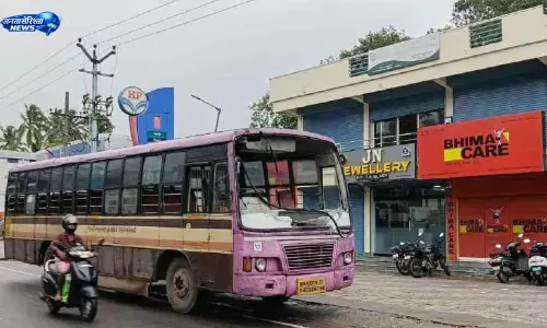 Kerala-तमिलनाडु बॉर्डर पर बस पर हमला, बाइक सवार युवक ने पत्थर फेंककर शीशा तोड़ा