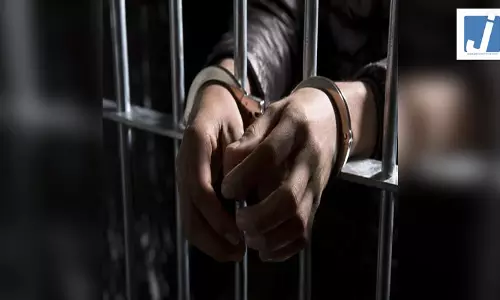 अंतरराज्यीय ड्रग सिंडिकेट का भंडाफोड़, पुलिस ने तीन तस्करों को किया गिरफ्तार अंतरराज्यीय ड्रग सिंडिकेट का भंडाफोड़, पुलिस ने तीन तस्करों को किया गिरफ्तार