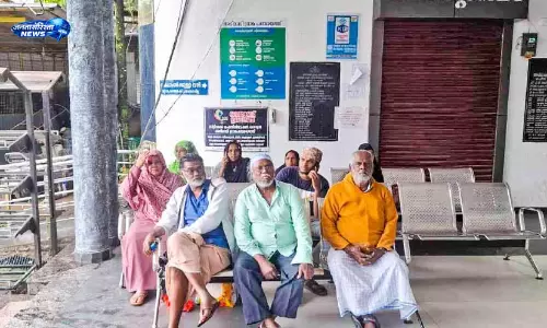 Adimali में लैंडस्लाइड पीड़ितों का प्रदर्शन शिफ्ट, प्रशासन के आदेश पर टेंट हटाए गए Adimali में लैंडस्लाइड पीड़ितों का प्रदर्शन शिफ्ट, प्रशासन के आदेश पर टेंट हटाए गए