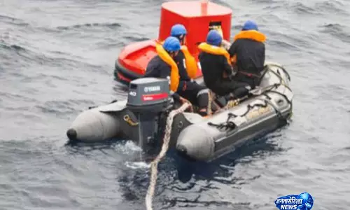 भारतीय तटरक्षक बल ने Bay of Bengal से बहता वैज्ञानिक बुआय बरामद किया भारतीय तटरक्षक बल ने Bay of Bengal से बहता वैज्ञानिक बुआय बरामद किया