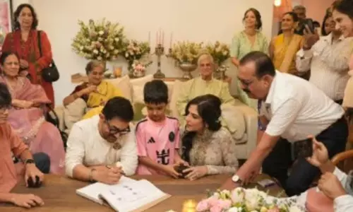 Aamir Khans की रजिस्टर मैरिज की तस्वीर वायरल Aamir Khans की रजिस्टर मैरिज की तस्वीर वायरल