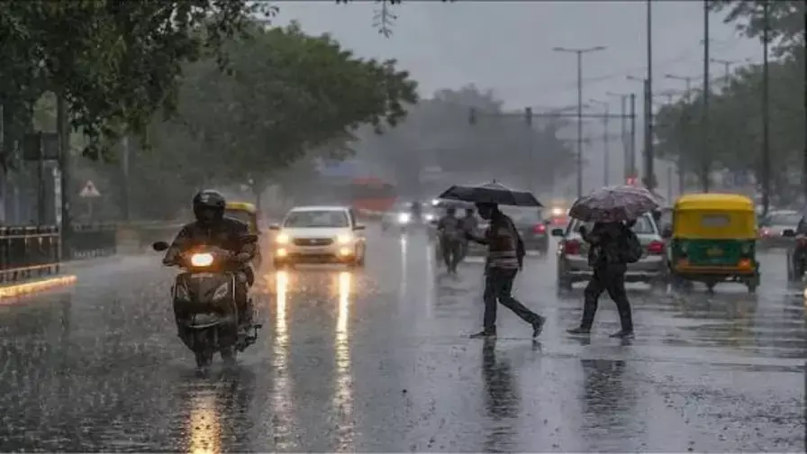 Jaipur: राजस्थान में मौसम विभाग का अलर्ट, कई जिलों में भारी बारिश के संकेत Jaipur: राजस्थान में मौसम विभाग का अलर्ट, कई जिलों में भारी बारिश के संकेत