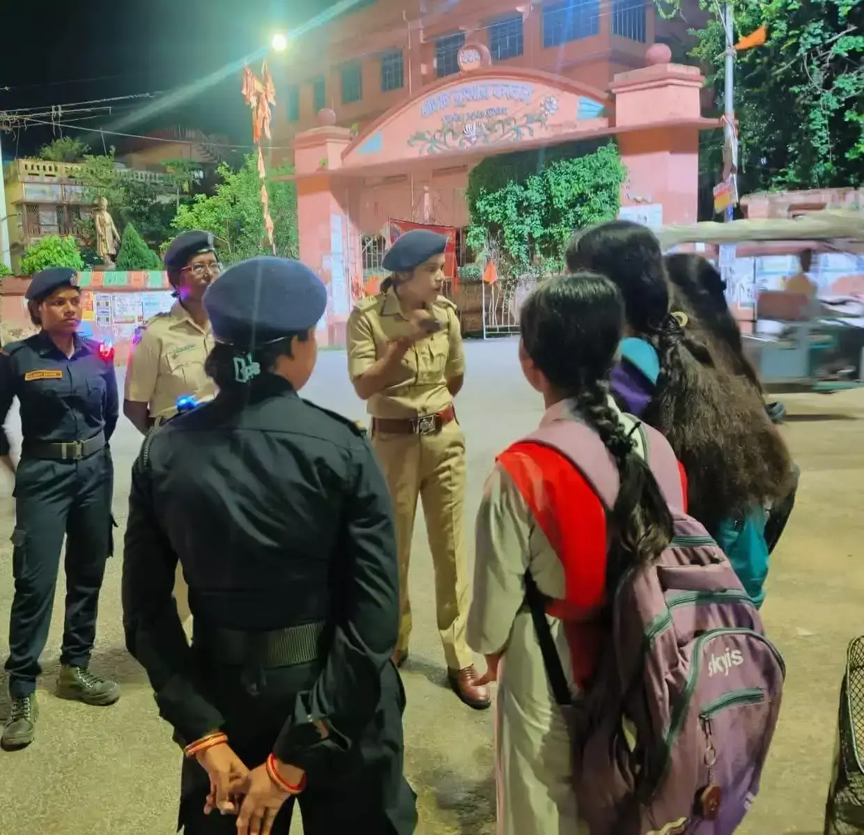 East Medinipur: महिलाओं की सुरक्षा और अधिकारों को लेकर लोगों को किया जागरूक East Medinipur: महिलाओं की सुरक्षा और अधिकारों को लेकर लोगों को किया जागरूक