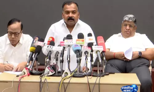 राम मंदिर दान विवाद पर कांग्रेस का हमला, PM मोदी की चुप्पी पर सवाल राम मंदिर दान विवाद पर कांग्रेस का हमला, PM मोदी की चुप्पी पर सवाल