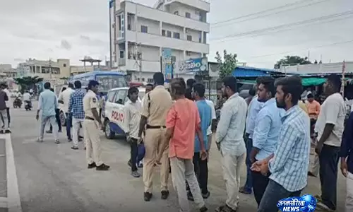 तेलंगाना: केटीआर के काफिले को रोकने की कोशिश का BRS ने लगाया आरोप तेलंगाना: केटीआर के काफिले को रोकने की कोशिश का BRS ने लगाया आरोप