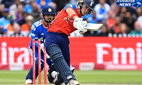 Cricket मैच में विज्ञापन नीति पर बहस तेज Cricket मैच में विज्ञापन नीति पर बहस तेज