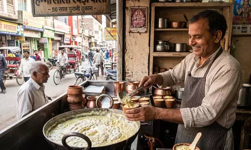Sweet का अनोखा ठिकाना बना यह पुराना स्टॉल Sweet का अनोखा ठिकाना बना यह पुराना स्टॉल