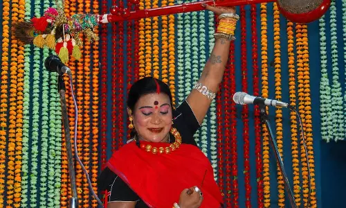 लोककला की अमर स्वर-सरिता को राजकीय सम्मान, पद्म विभूषण तीजन बाई को अश्रुपूरित विदाई लोककला की अमर स्वर-सरिता को राजकीय सम्मान, पद्म विभूषण तीजन बाई को अश्रुपूरित विदाई