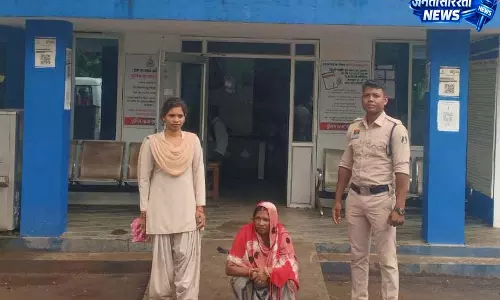 ऑपरेशन आघात के तहत बड़ी कार्रवाई, 15 लीटर महुआ शराब के साथ महिला गिरफ्तार ऑपरेशन आघात के तहत बड़ी कार्रवाई, 15 लीटर महुआ शराब के साथ महिला गिरफ्तार