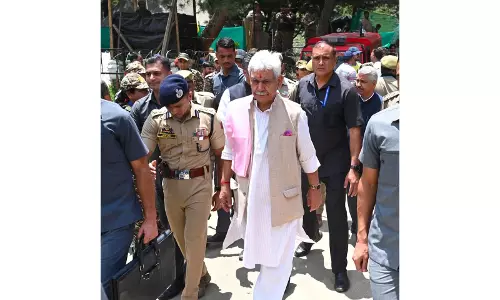 LG मनोज सिन्हा ने किया नुनवान बेस कैंप का दौरा, अमरनाथ यात्रा की तैयारियों को परखा LG मनोज सिन्हा ने किया नुनवान बेस कैंप का दौरा, अमरनाथ यात्रा की तैयारियों को परखा