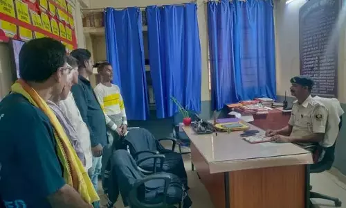 कैमूर: थानाध्यक्ष ने दी कड़ी चेतावनी, गुंडा परेड आयोजित