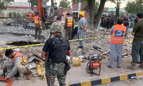Pakistan: सफाई कार्य के दौरान जहरीले मैनहोल में दम घुटने से दो कर्मचारियों की मौत, सुरक्षा व्यवस्था पर सवाल