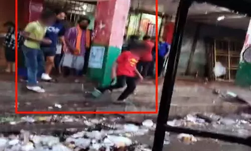 Raipur Breaking: शास्त्री बाजार शराब दुकान में नाबालिगों को बेचीं जा रही अवैध शराब Raipur Breaking: शास्त्री बाजार शराब दुकान में नाबालिगों को बेचीं जा रही अवैध शराब