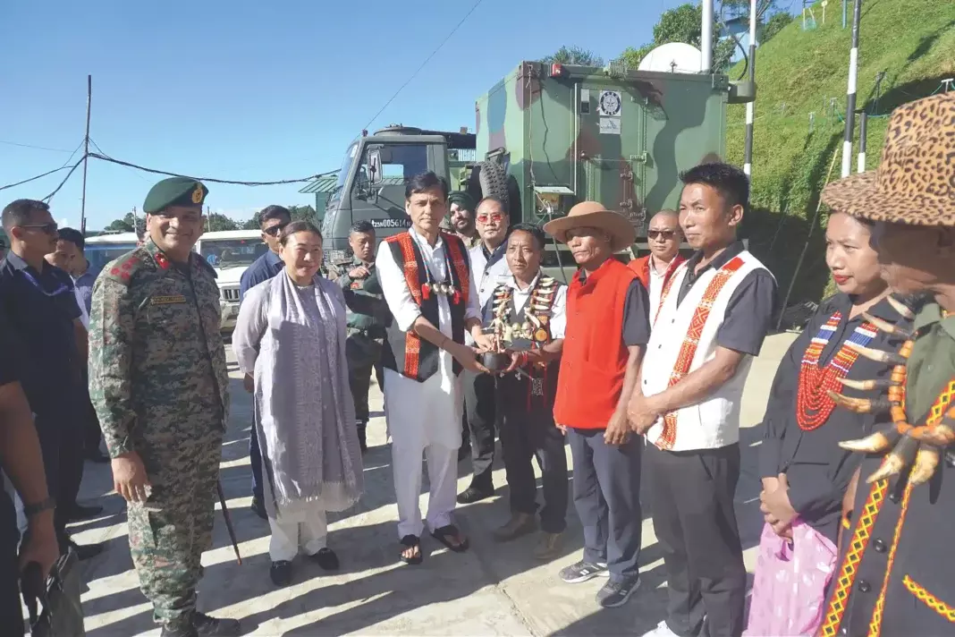 Nagaland: राज्य मंत्री ने लोंगवा का दौरा किया, सीमा सुरक्षा का निरीक्षण किया Nagaland: राज्य मंत्री ने लोंगवा का दौरा किया, सीमा सुरक्षा का निरीक्षण किया