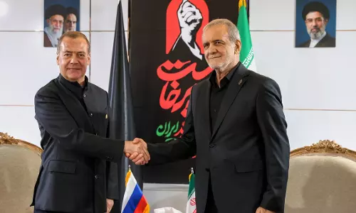 Tehran  में मेदवेदेव का दावा, ईरान की रणनीतिक शक्ति पर चर्चा तेज