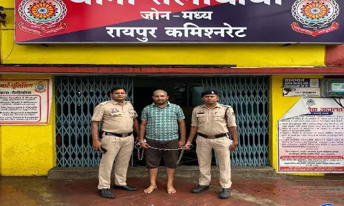 रायपुर में आदतन अपराधी और फरार वारंटी गिरफ्तार रायपुर में आदतन अपराधी और फरार वारंटी गिरफ्तार