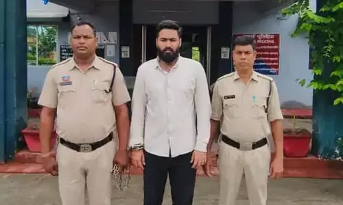 CG BREAKING: दोस्त ने कैंपर से कुचलकर की युवक की हत्या, आरोपी गिरफ्तार CG BREAKING: दोस्त ने कैंपर से कुचलकर की युवक की हत्या, आरोपी गिरफ्तार
