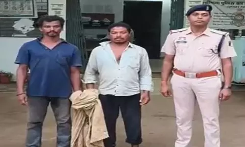 CG: भिक्षुक महिला से दुष्कर्म का मामला, दो आरोपी गिरफ्तार CG: भिक्षुक महिला से दुष्कर्म का मामला, दो आरोपी गिरफ्तार