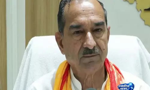 राजस्थान रिफाइनरी पर सियासी बयानबाज़ी तेज, Madan Rathore ने गहलोत की आलोचना का दिया जवाब राजस्थान रिफाइनरी पर सियासी बयानबाज़ी तेज, Madan Rathore ने गहलोत की आलोचना का दिया जवाब
