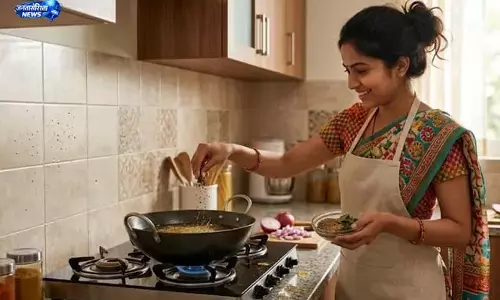 कड़ाही में डालें यह चीज, छींटे नहीं उड़ेंगे