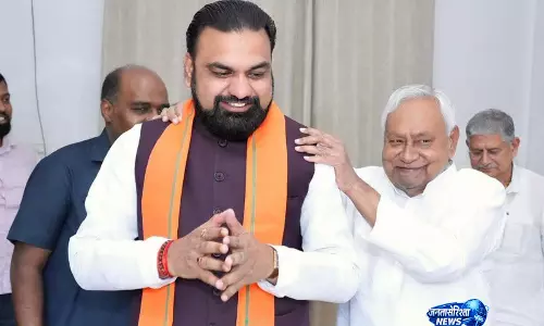 Bihar: विधानसभा सत्र से पहले सीएम सम्राट चौधरी ने नीतीश कुमार से की मुलाकात
