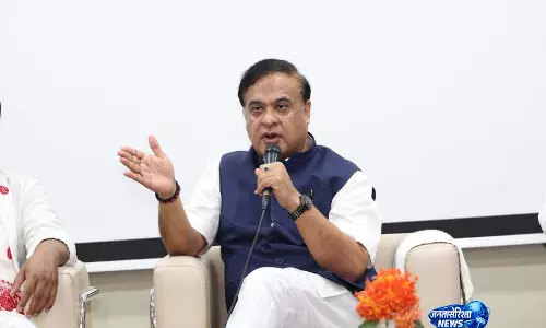 Assam CM ने नॉर्थ ईस्ट स्किल सेंटर का दौरा किया और CM फ़्लाइट स्कीम के ट्रेनीज़ से की बातचीत